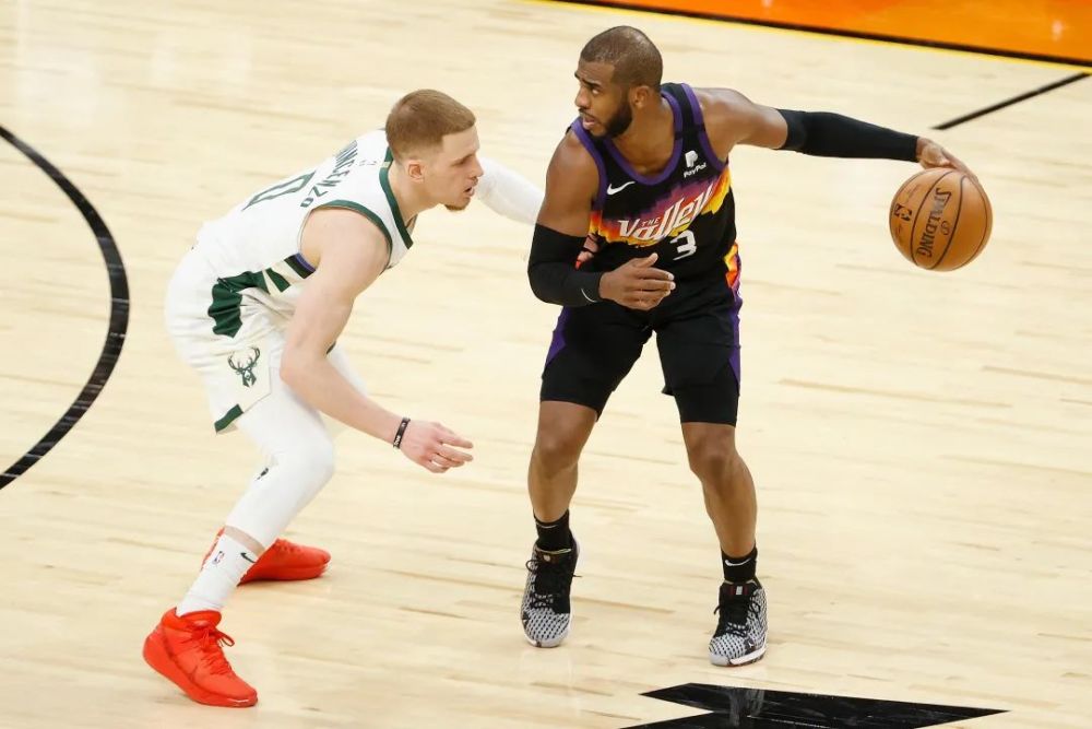 九游体育-包含从上海申花更衣室发声备战NBA季后赛到凯恩连续十二场比赛得分超过出色防守，库里连续三场比赛得分超过出色防守的词条